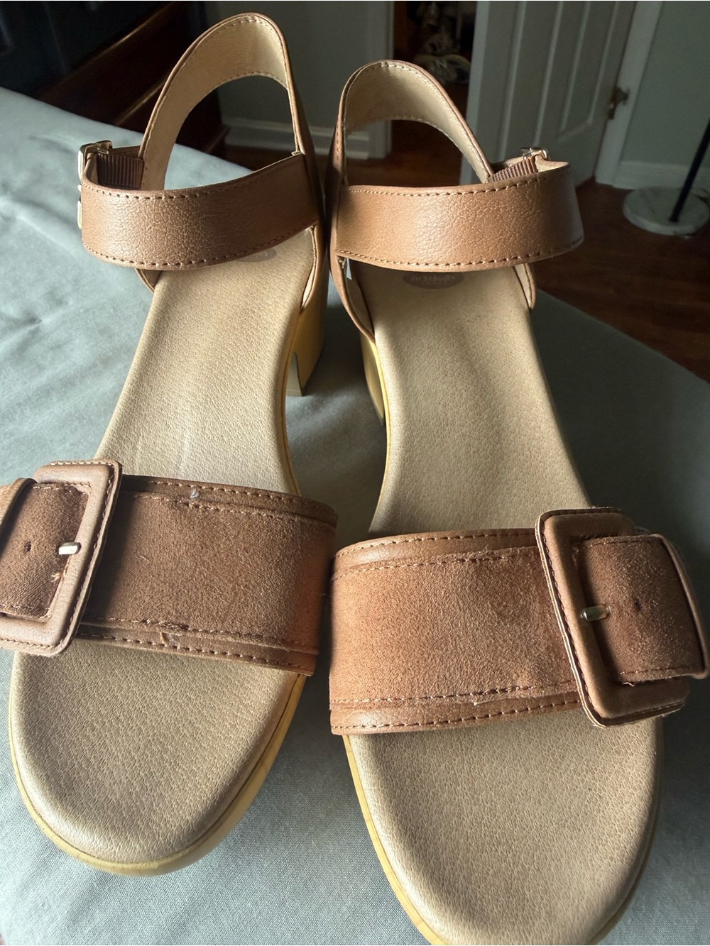 Dr Scholl’s Women's Tan Buckle Strap Sandals - Comfortable Heel